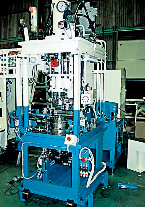 ポンプサイドカシメ機